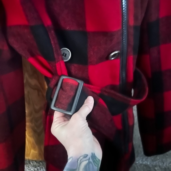 Red and black buffalo wool pea coat lined w/ pockets zippers and tiesEUC size s - Picture 4 of 10